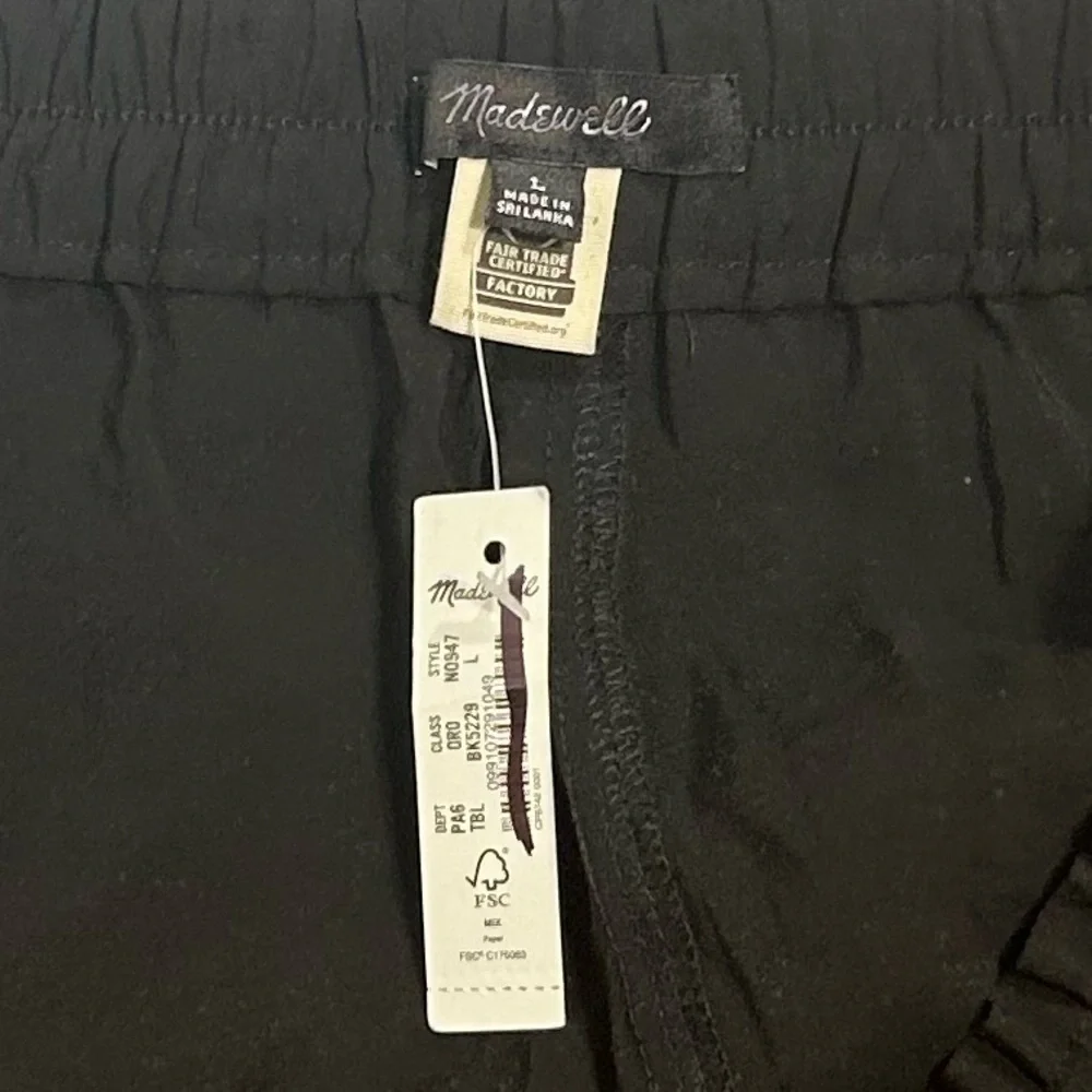 NEW Madewell Pull-On Cargo Shorts in Softdrape Size L Black